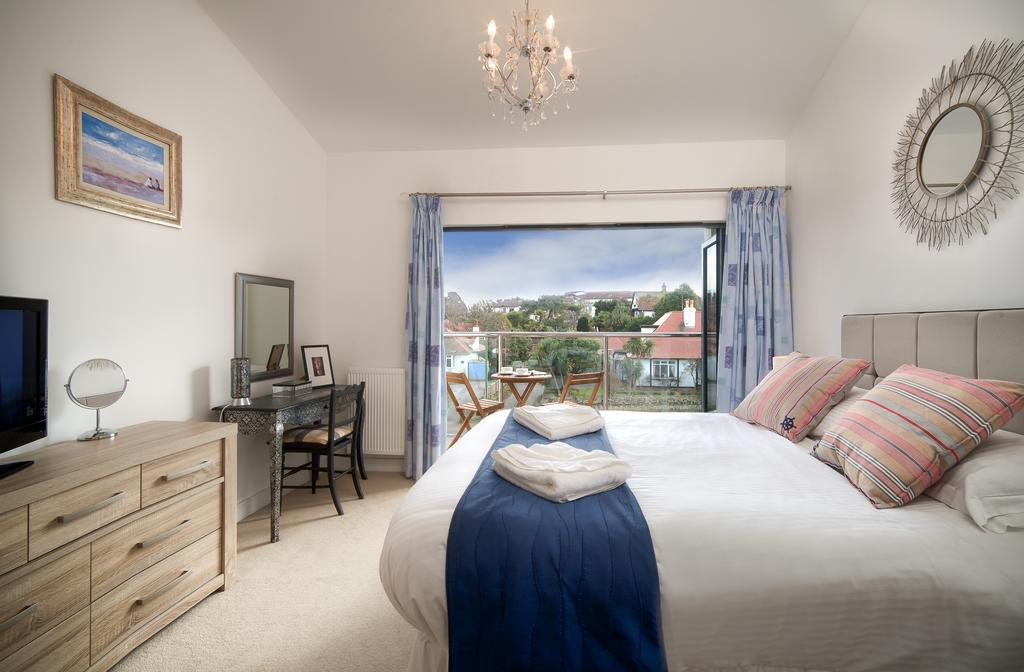 Beaches - South Sands Beach House Torquay Rum bild